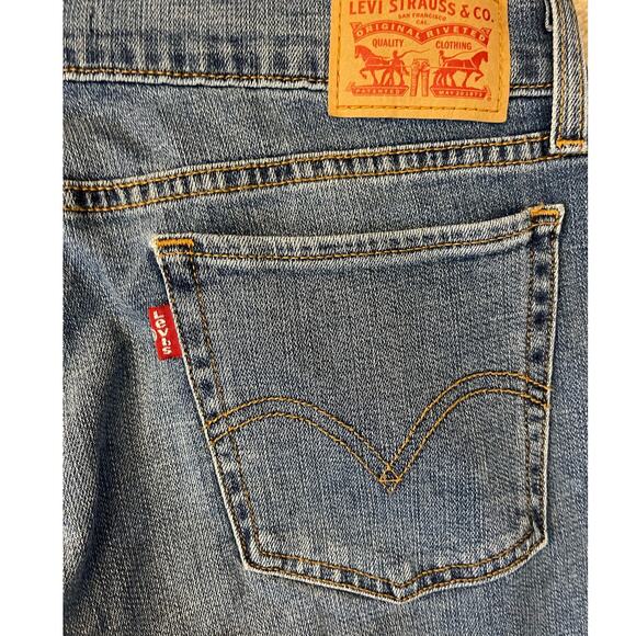 Levi’s Women's‎ 415 Mid-Rise Soft Relaxed Bootcut Jeans Size 29 - Picture 7 of 7